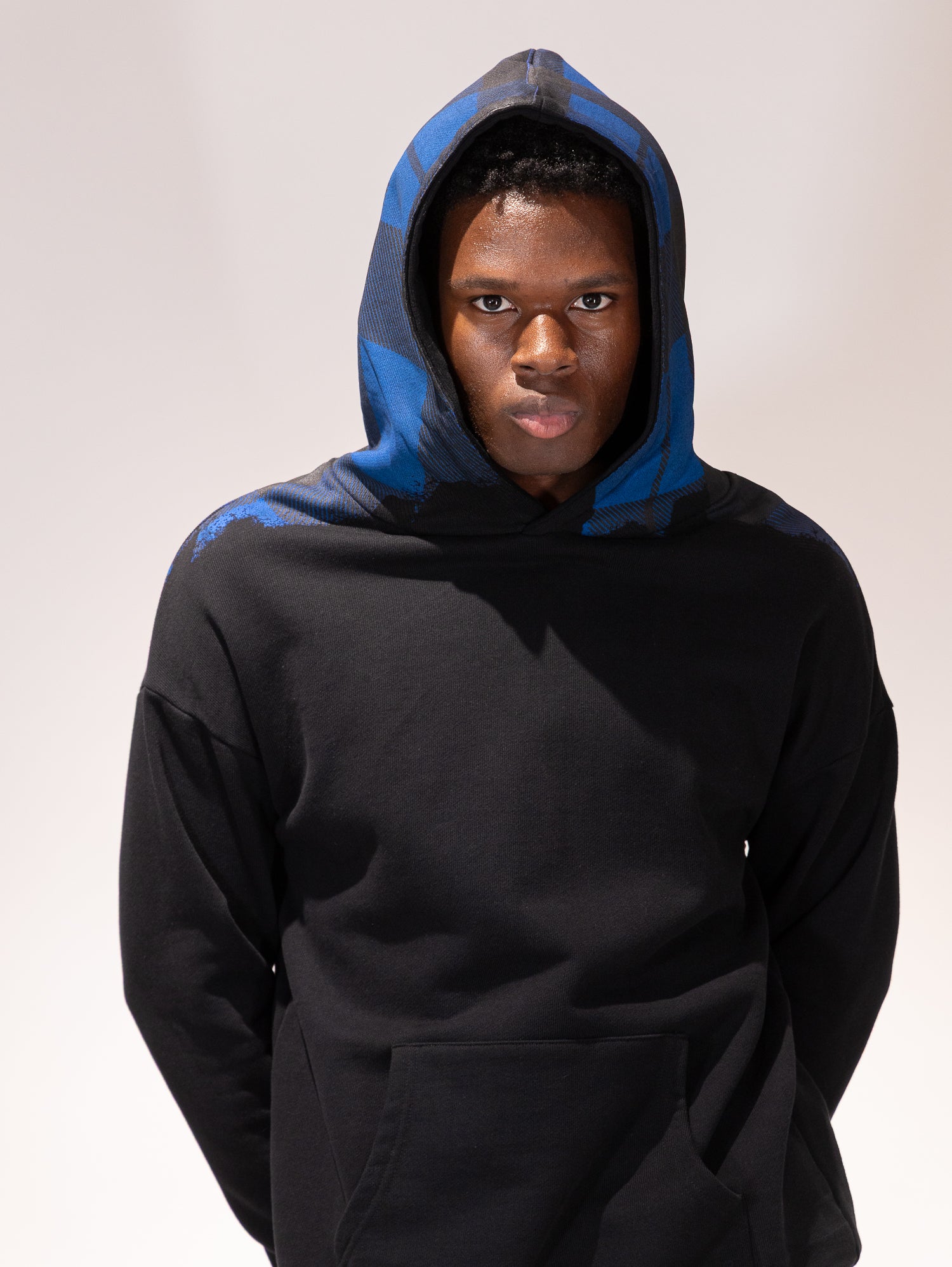 FELPA SOLDIER CAPP. STAMPA QUADRI