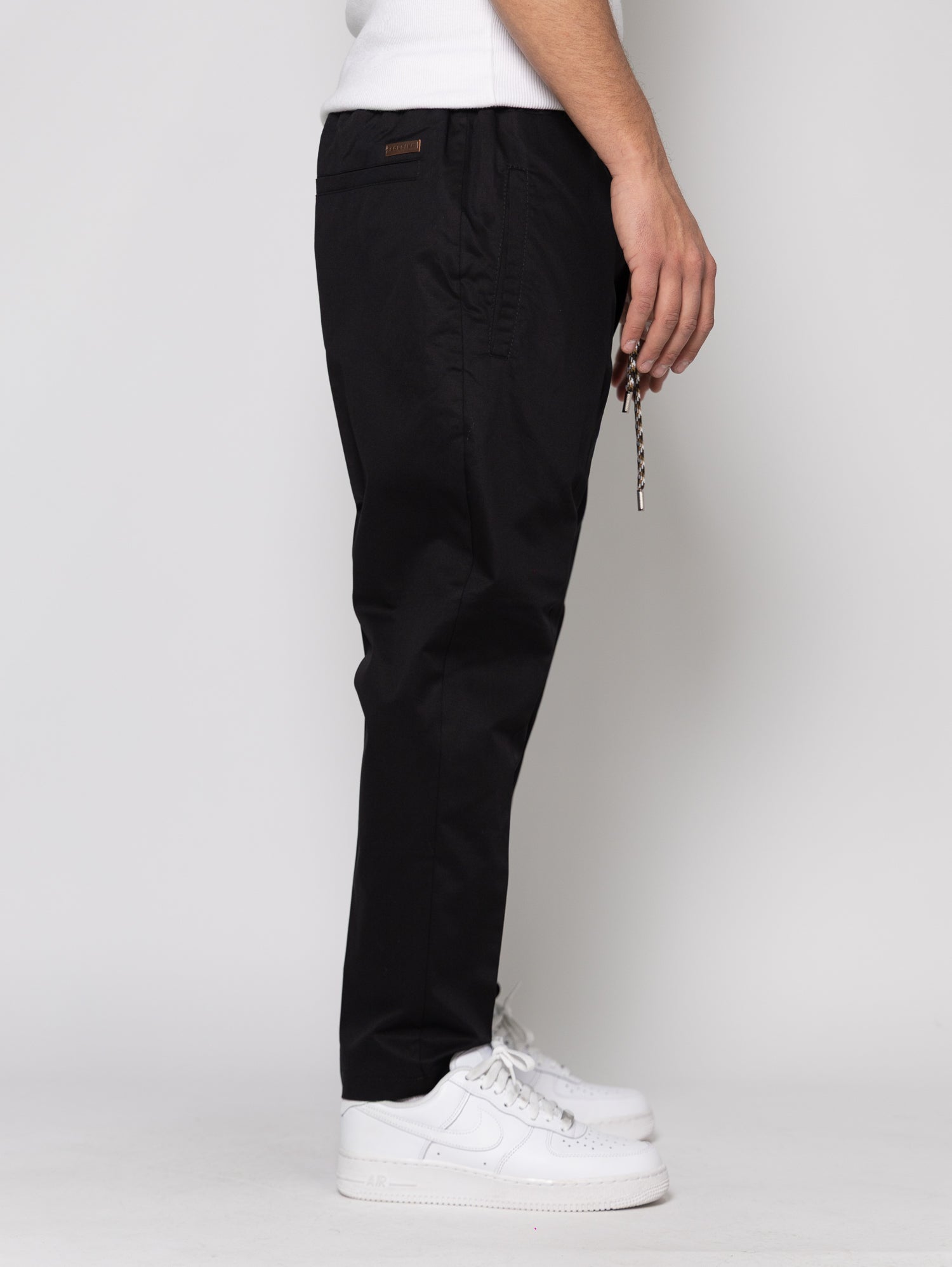 NAIN SOLDIER EST NERO