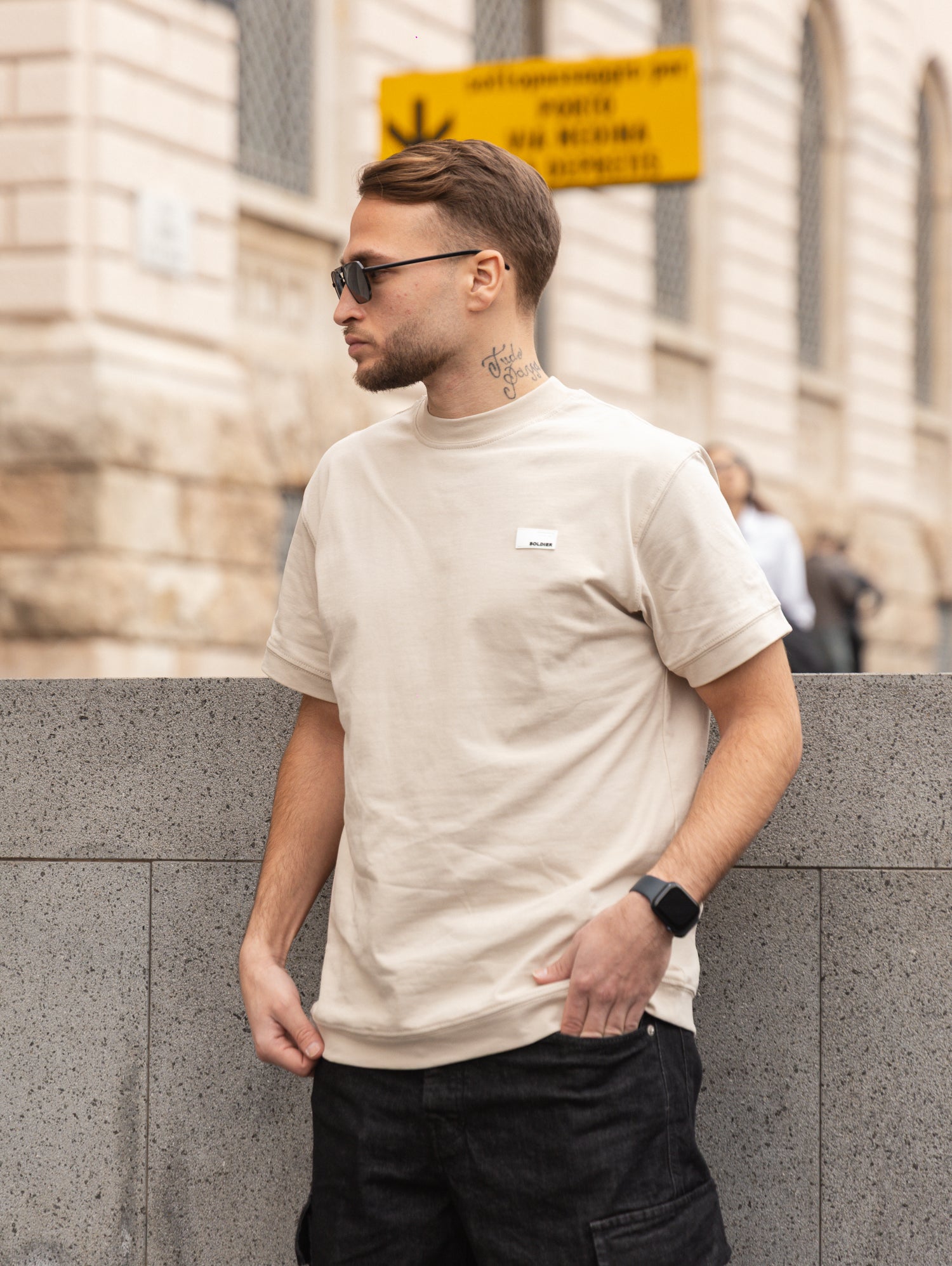 T-SHIRT SOLDIER PATCH B. BEIGE